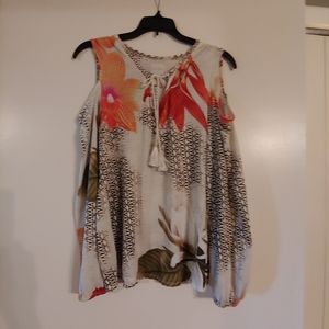 Chico' s Cold Shoulder Floral Top